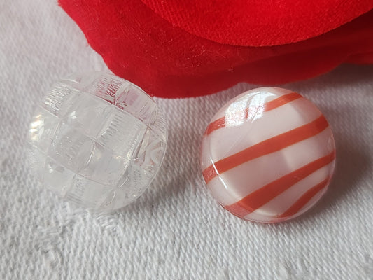 Duo boutons anciens en verre  motif  blanc  vintage 1,7 cm D10E