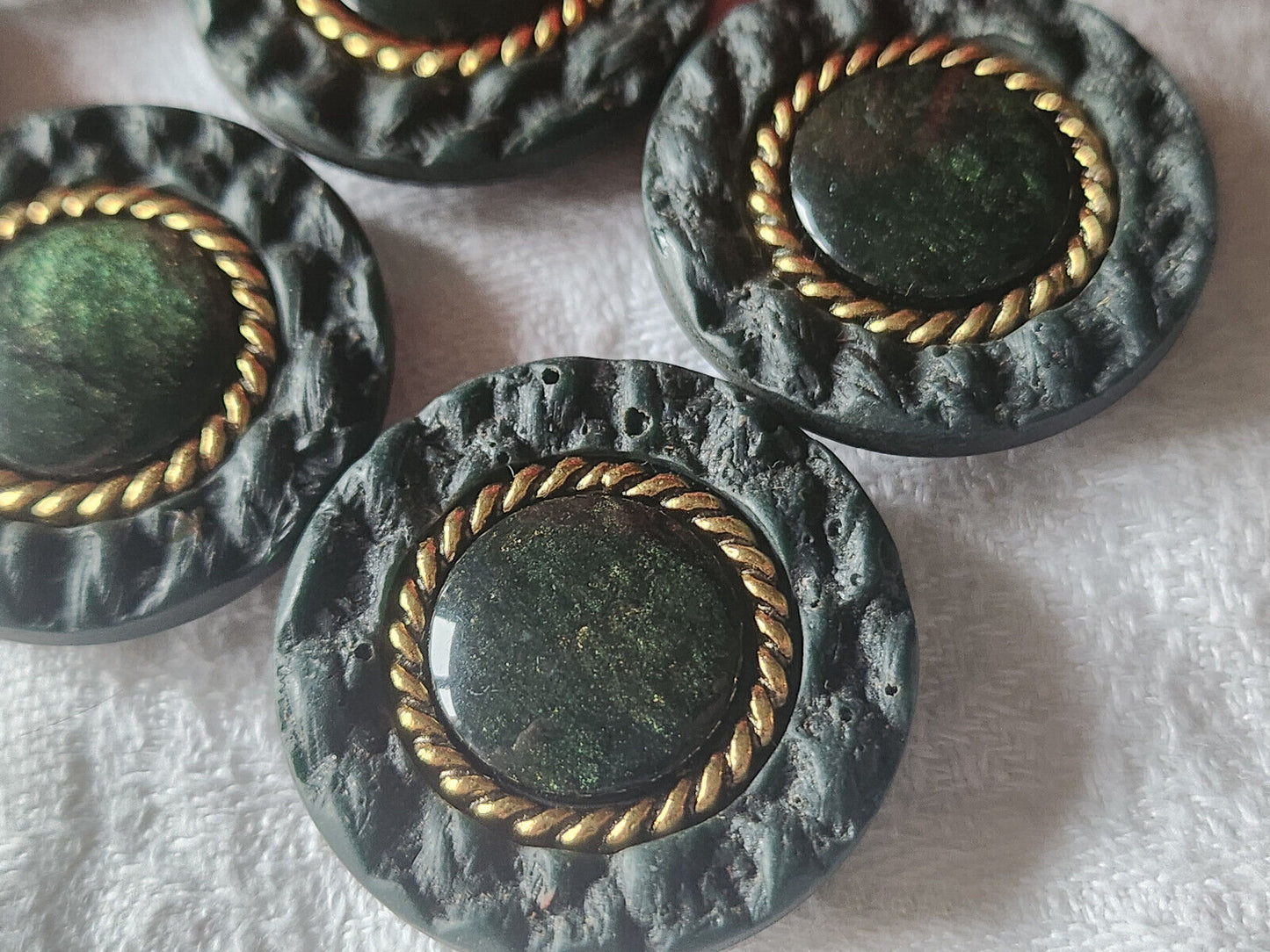 Lot 6 gros boutons vintage vert doré transparent 2,7 cm ref 493