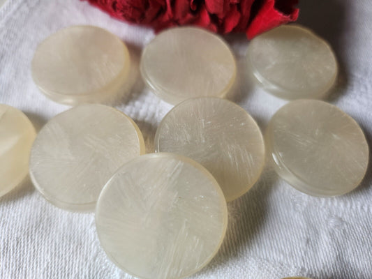 Lot 6 gros boutons vintage blanc strié pied 2,7 cm ref 2666