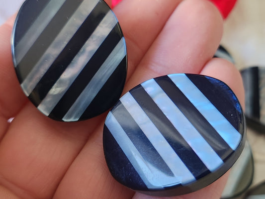 Lot 6 gros  boutons vintage bleu inclusion 2,8 cm sur 3,4 cm ref 856