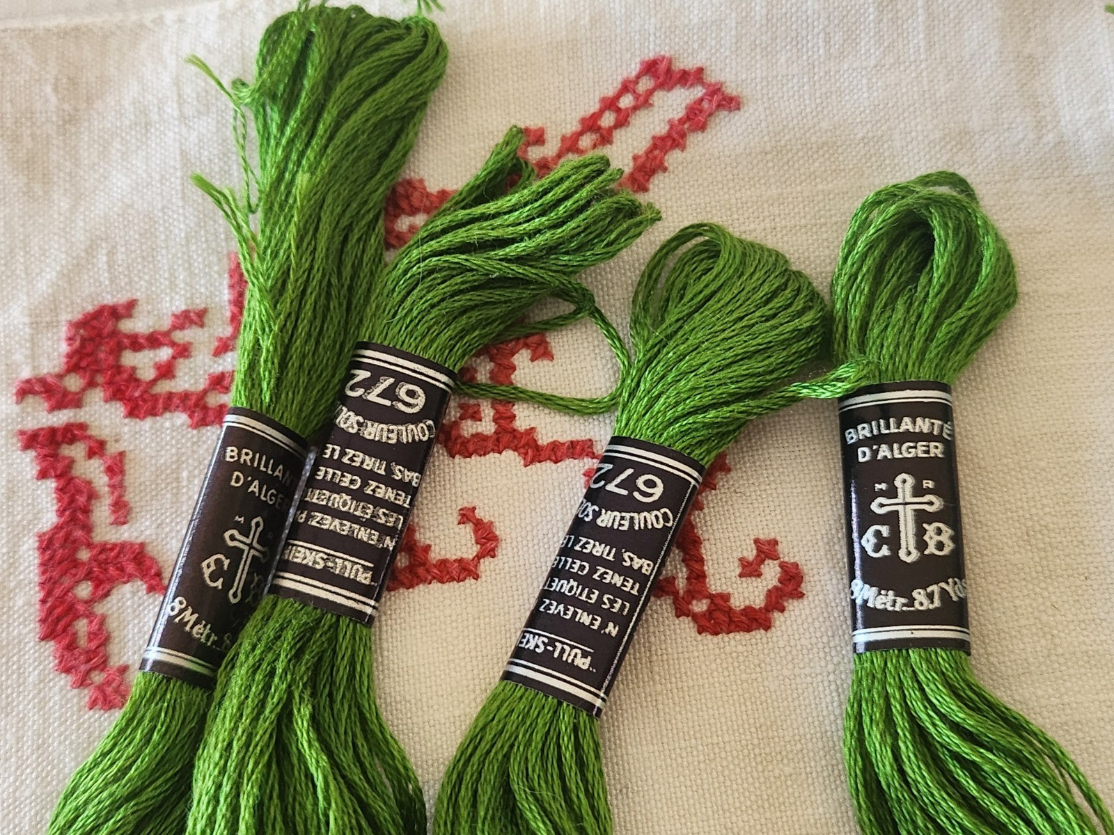 Lot 6 échevettes anciennes coton broder vert cartier bresson  8 mètres T9