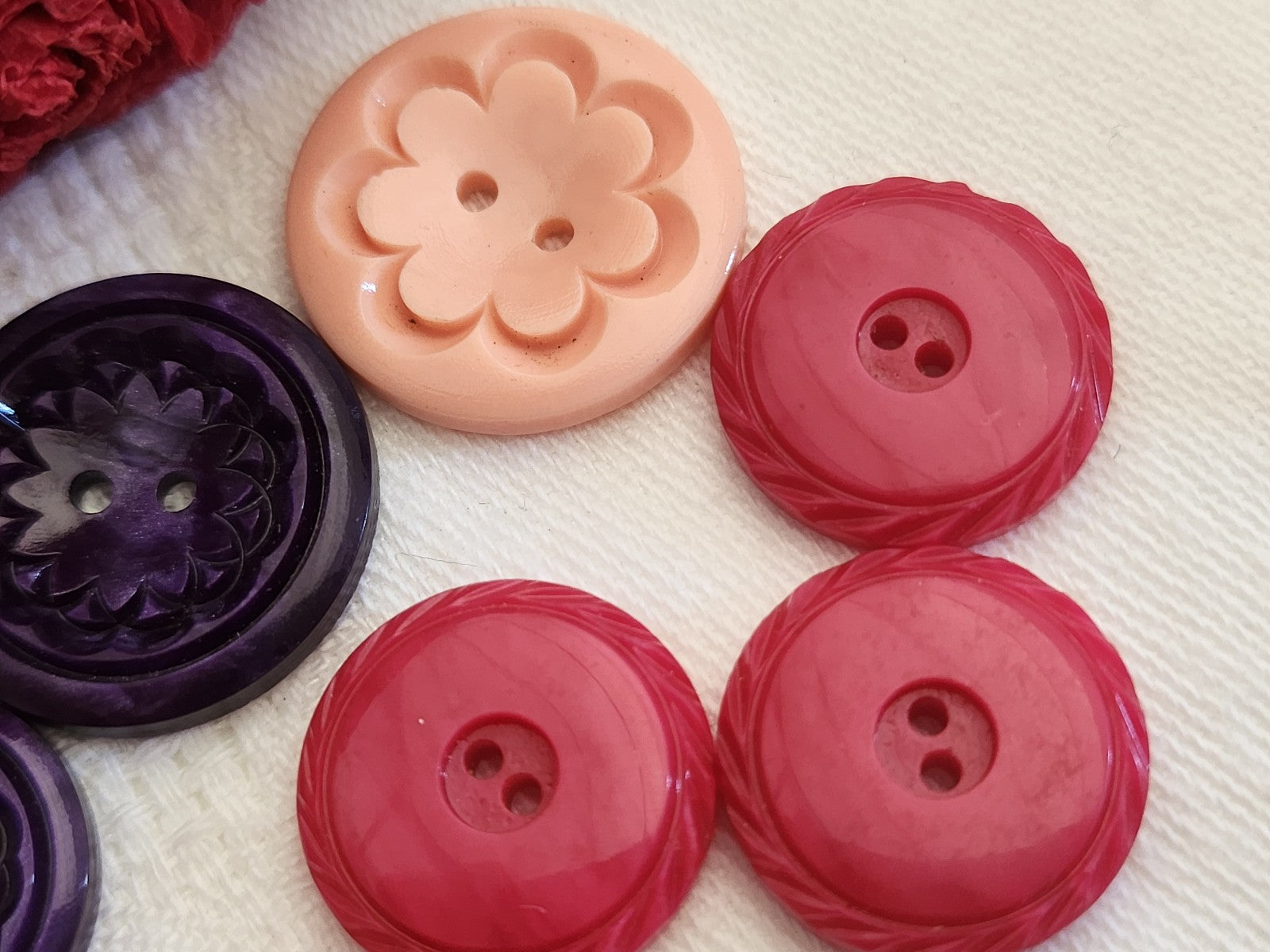 Lot 10 boutons vintagerose / violet ciselé motif 1,8 à 2,2 cm ref 1886