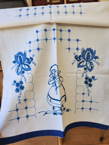 Ancien cache torchon broderie jeune fille priant superbe B8
