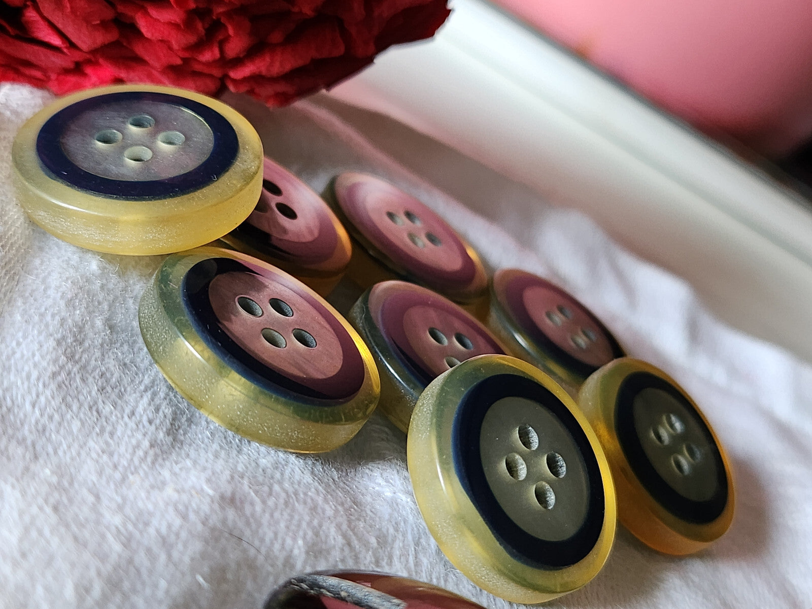 Lot 7 épais boutons vintage bleu transparent gris trous  2,2 cm ref 356