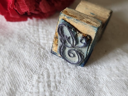 Tampon ancien monogramme G  broderie feston collection couture mercerie