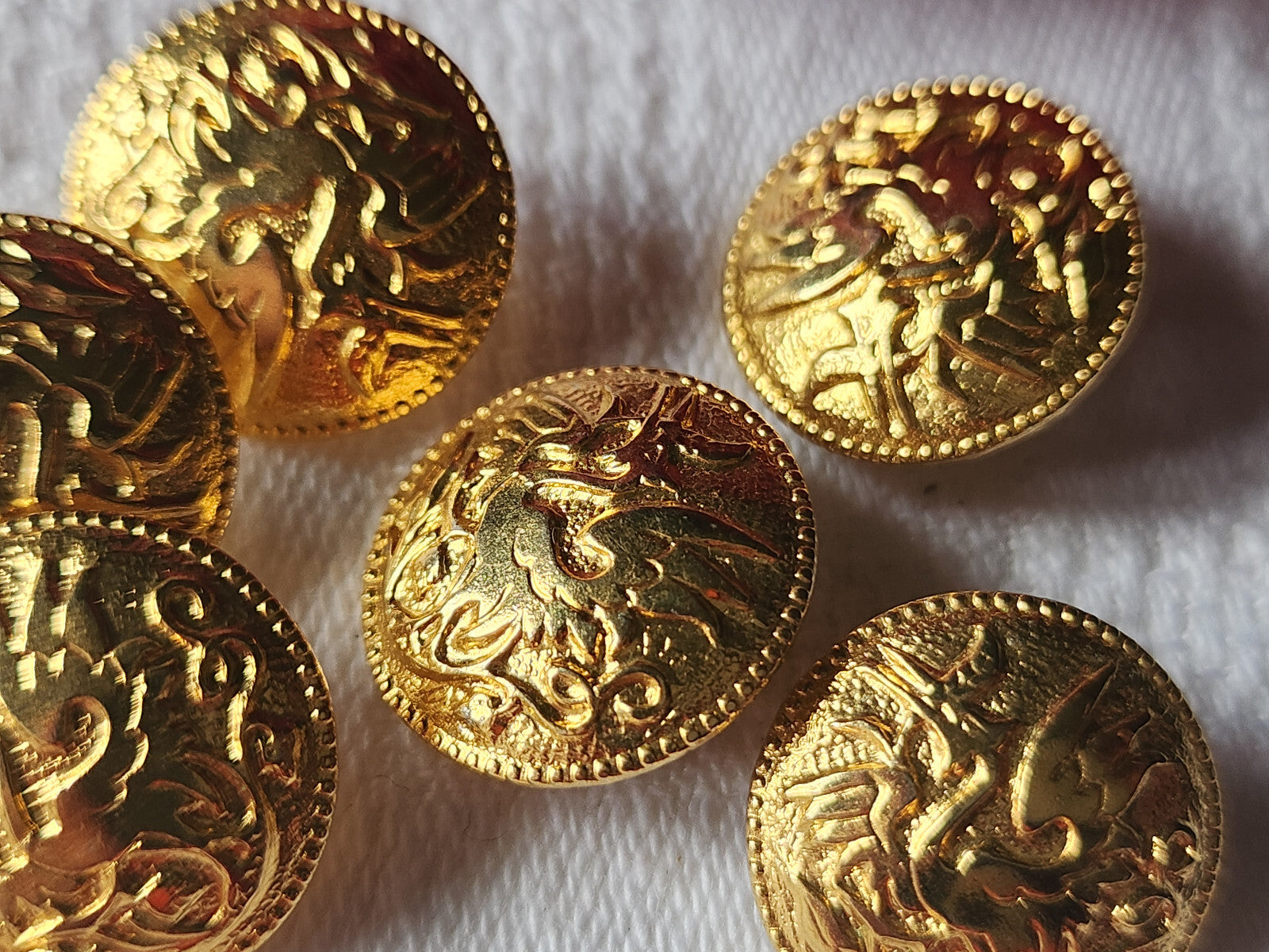 lot 6 boutons vintage en métal doré fin chimere oiseau 1,8 cm pied ref 2260