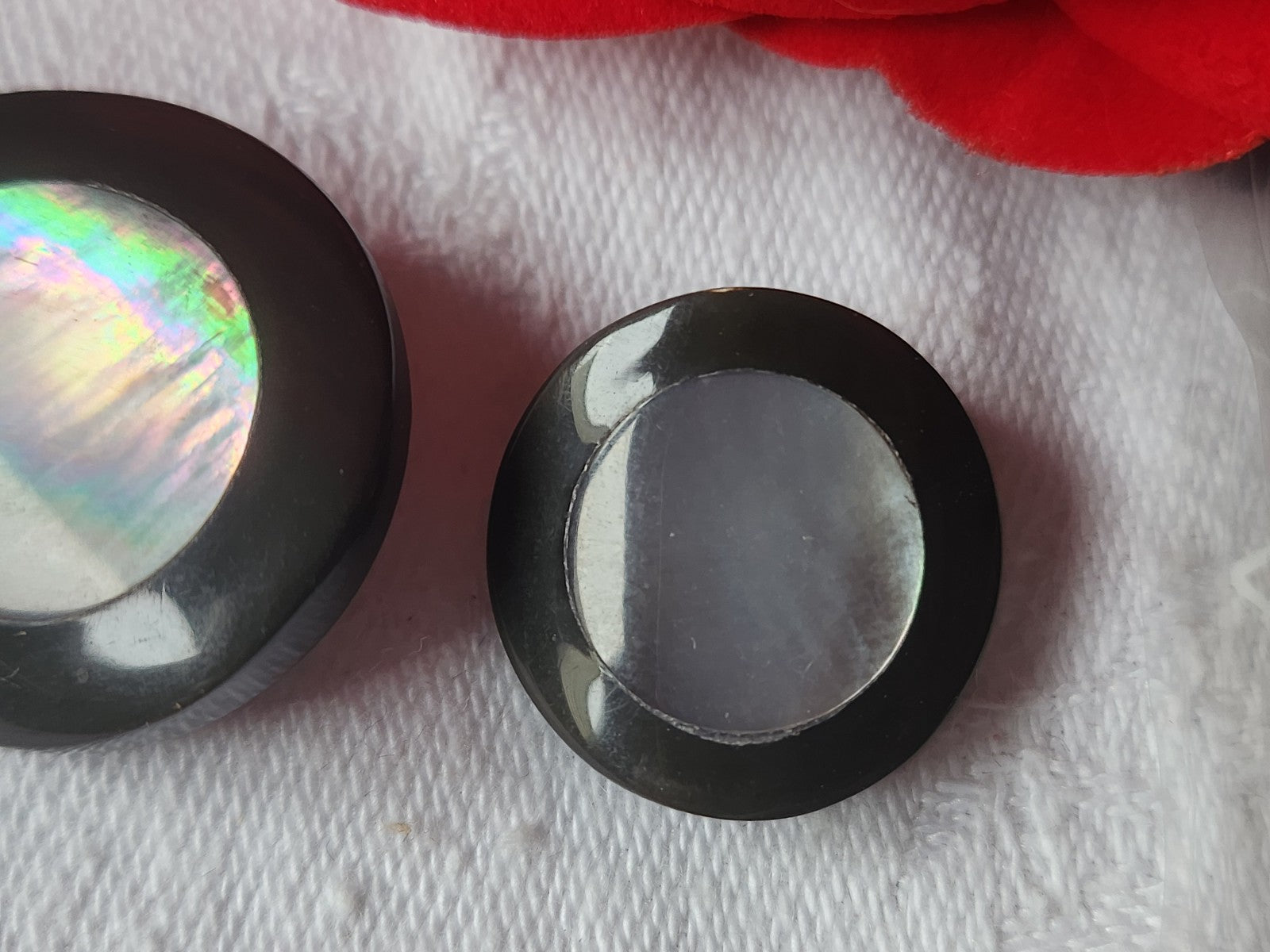 Collection bouton ancien coeur en nacre deux diamètres 1,8 et 2,3 cm G13G