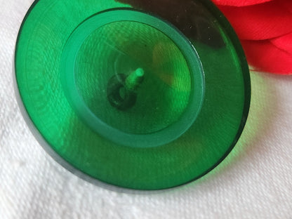 Gros bouton vintage vert transparent pied laiton 3,9 mm ref 1320