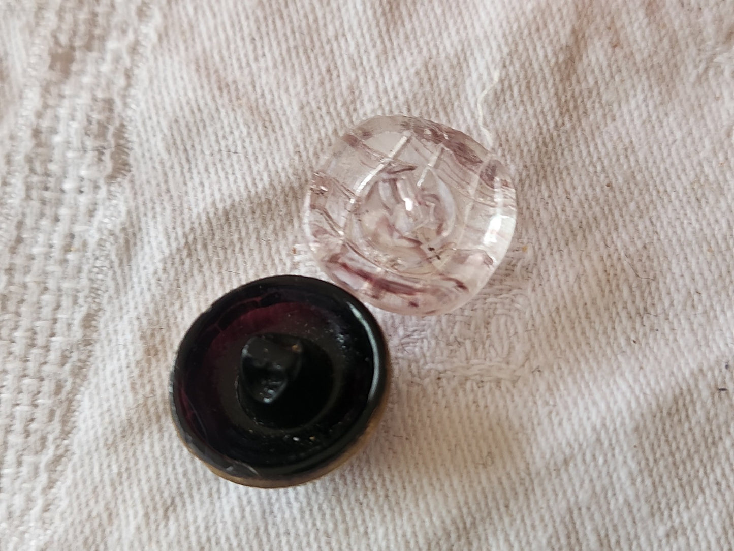 Duo boutons anciens en verre vintage violet  1,6 et 1,7 cm  G12L
