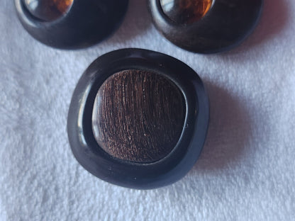 TRio boutons vintage en bois collection originaux  2,5 et 2,2 cm ref 2345