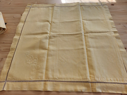 Lot deux anciennes taies d'oreillers monogramme HK jaune paire superbes B6
