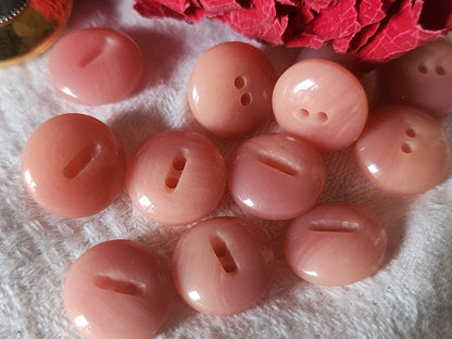 Lot 12 petits boutons vintage camaieu rose bombé trous 1,2 cm ref 534
