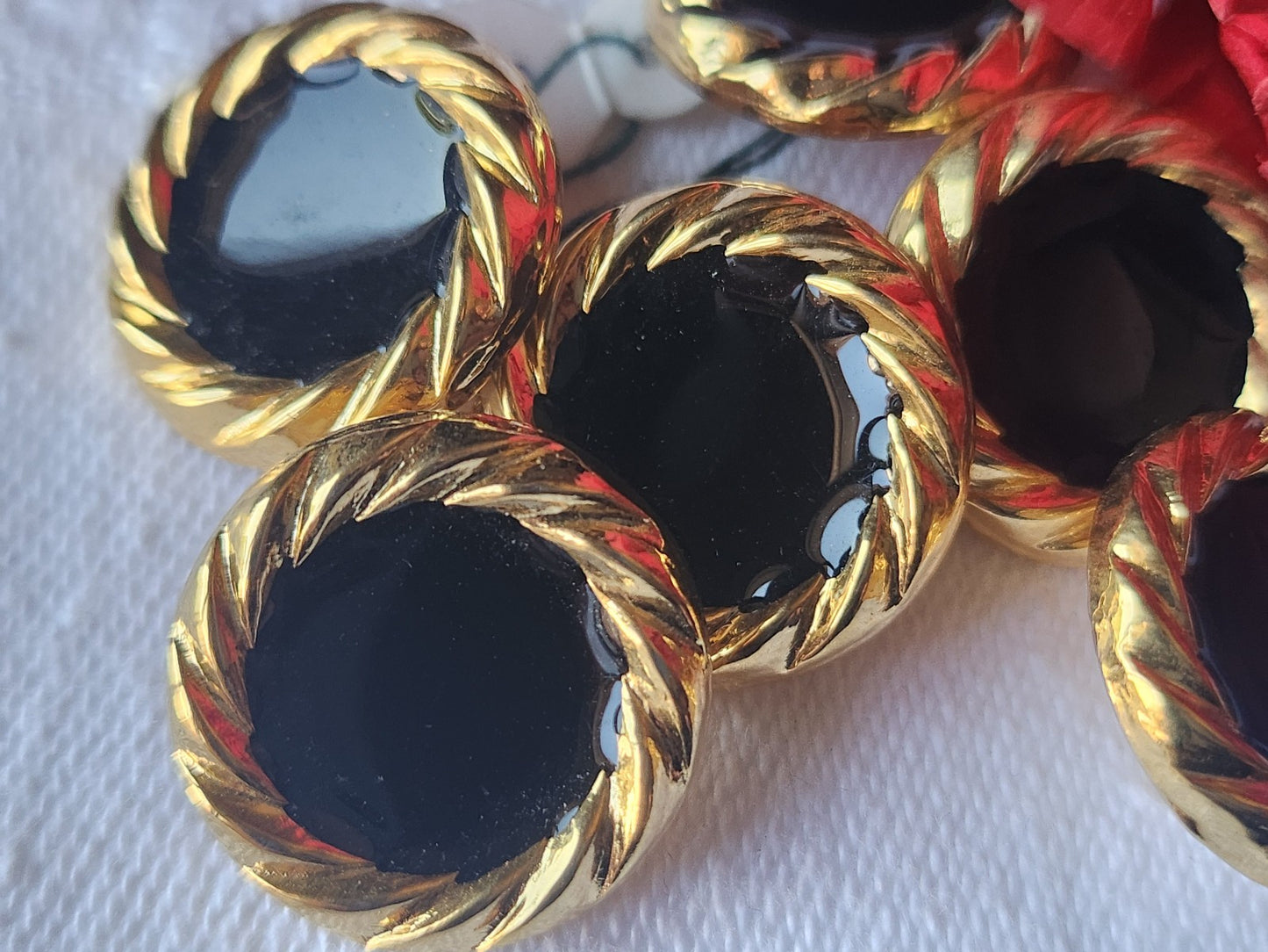 Lot 6 jolis  boutons vintage en métal  doré noir élègant 1,8 cm ref 5347
