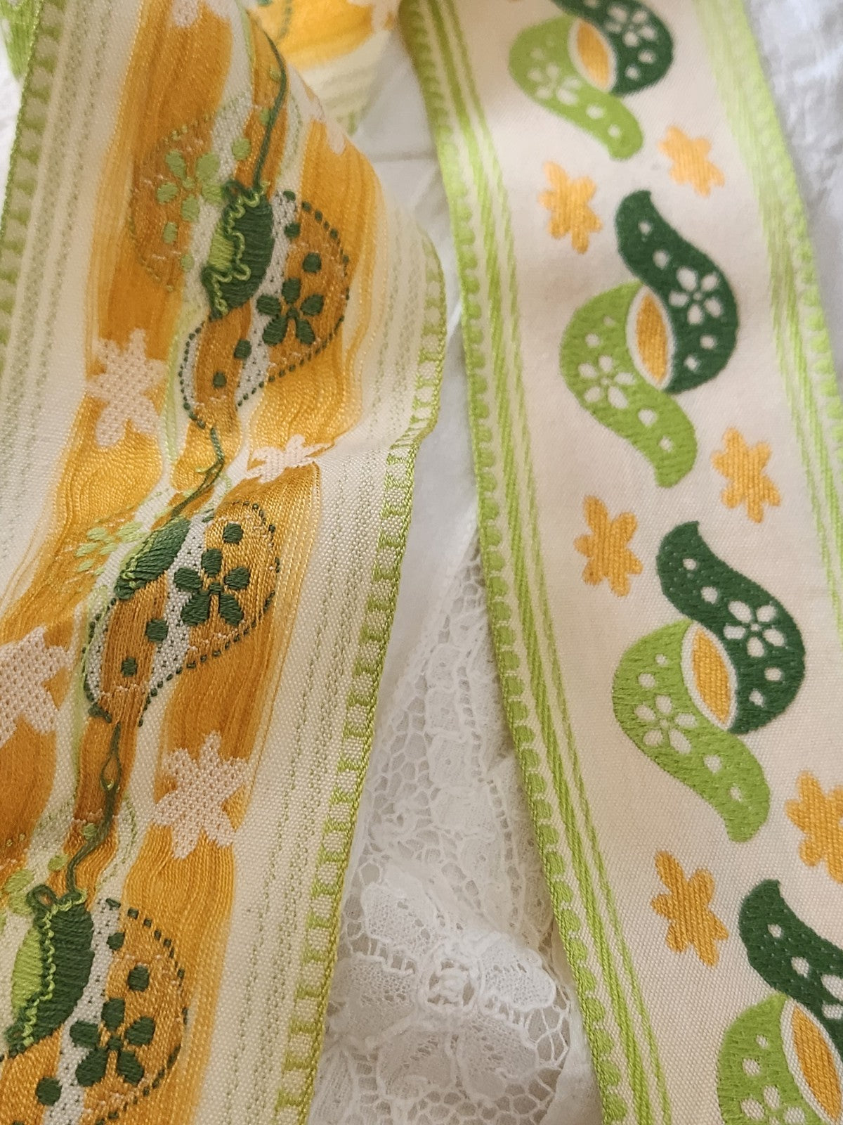 Large galon ancien vintage ideal torchon drap vert 4 m30 sur 5,4 cm A3