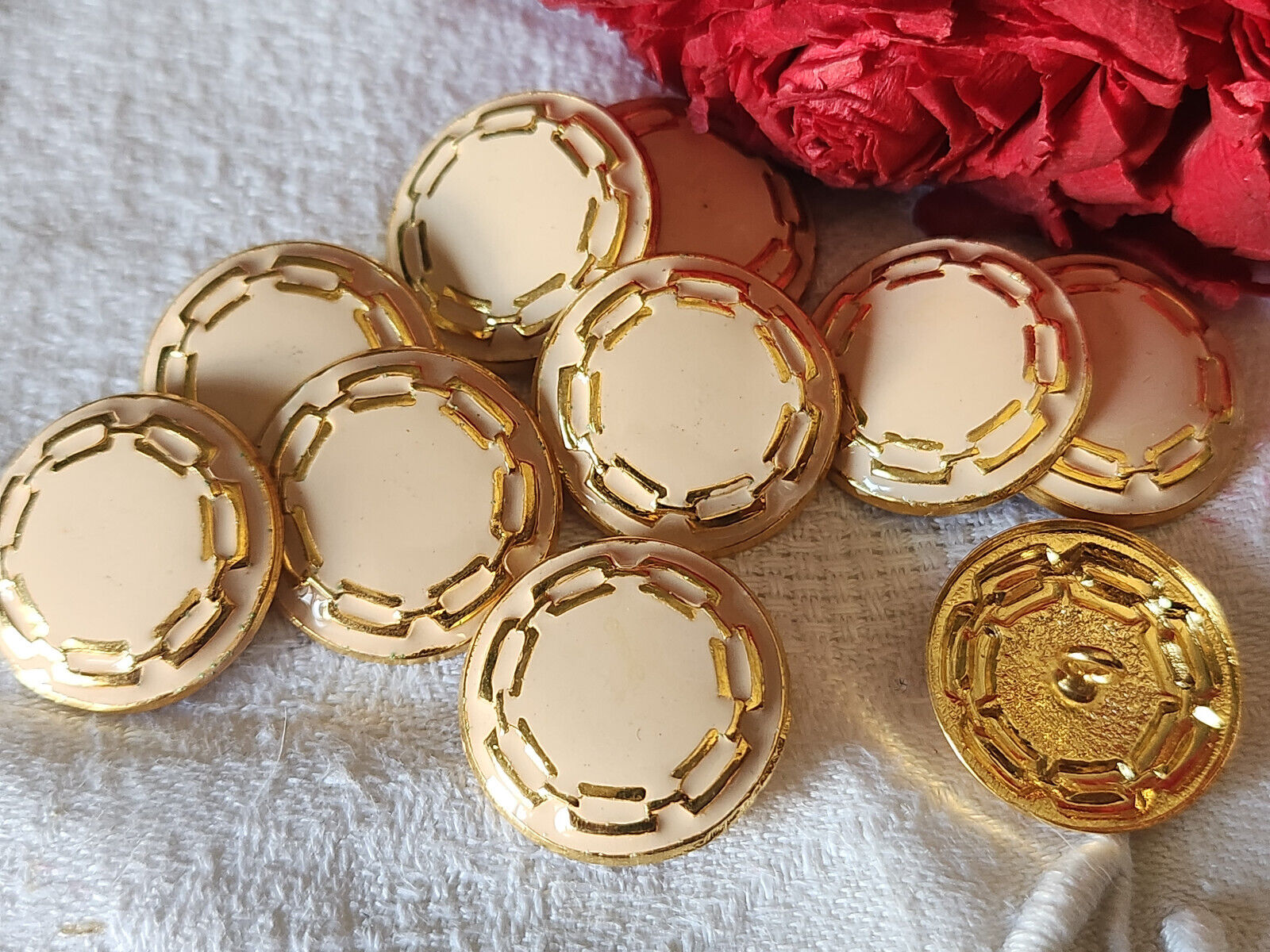 Lot 6 boutons vintage en métal  hyper léger 2 cm pied rose pale ref 3493