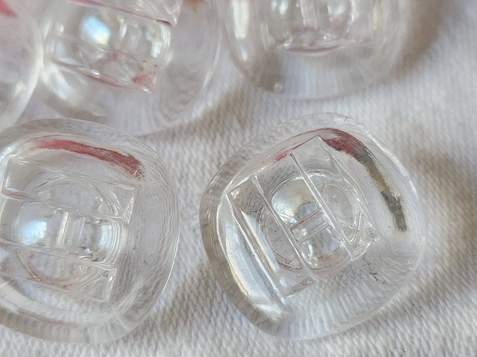 Lot 6 gros boutons en verre anciens vintage transparent 2,1 cm ref 2792