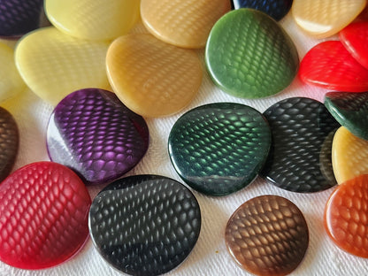 Lot 34 boutons vintage panaché mm modéle pied 1,7 à 2,7 cm ref 3708