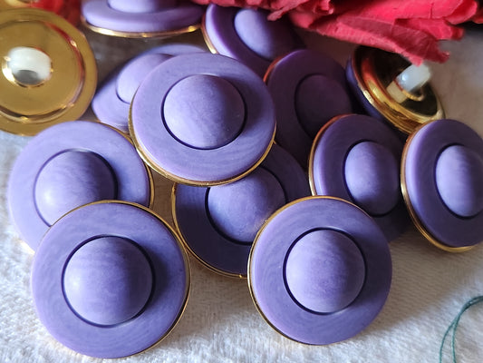 Lot 6 boutons vintage vioet veiné bombé à pied doré 2,2 cm ref 5149