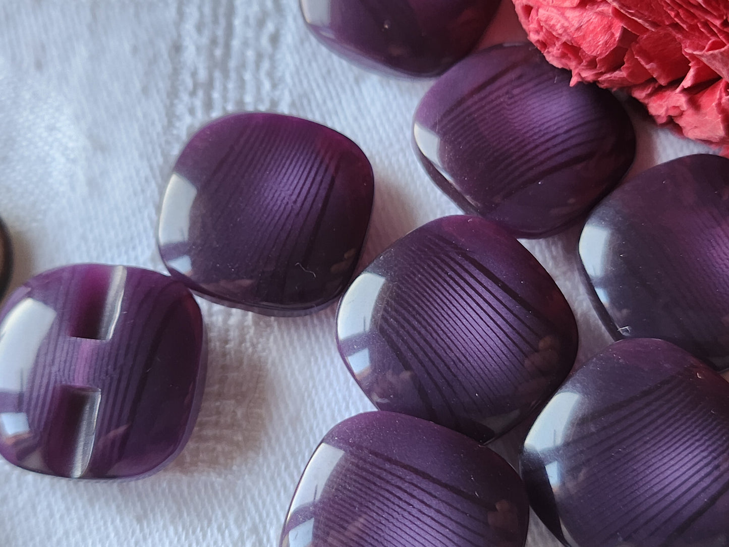 Lot 8 boutons vintage violet  carré camaieu  pied 2  cm ref 5927