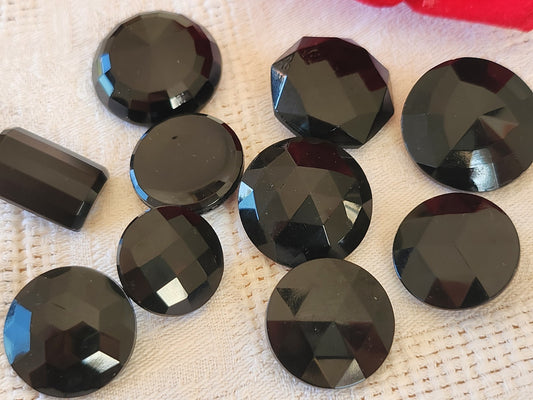 Lot 10 10 gros boutons anciens en verre noir facette 2 cm à 2,7 cm ref 6537