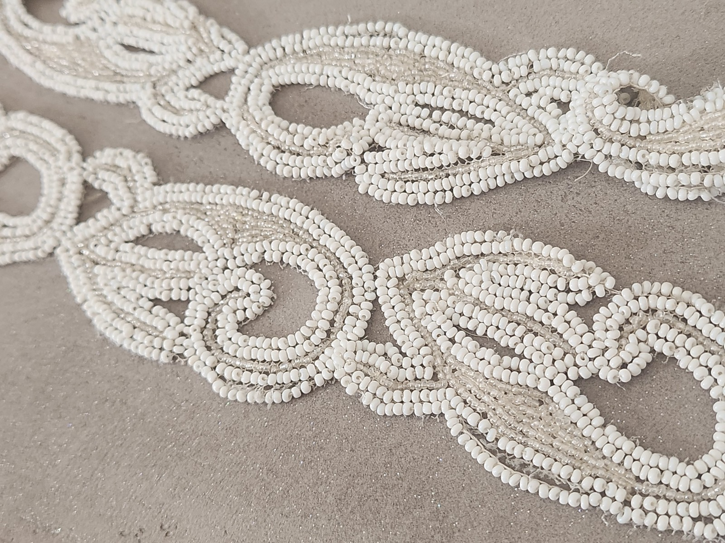 Dentelle ancienne style jais blanc année folle perlé galon fait main 81 cm T9
