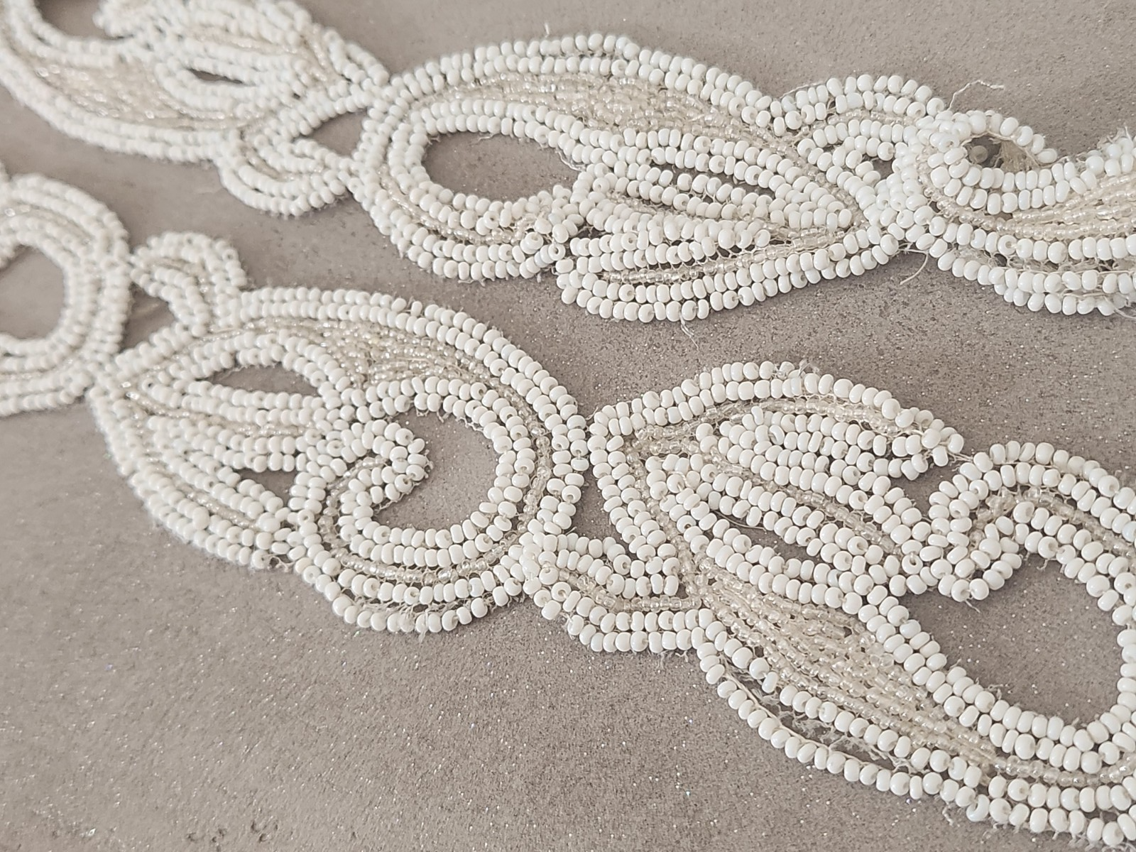 Dentelle ancienne style jais blanc année folle perlé galon fait main 81 cm T9