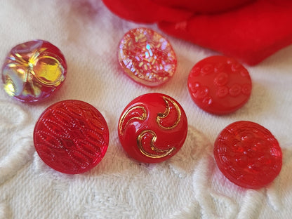 Lot 6 petits boutons vintage en verre rouge ancien 1,2/ 1,3 cm ref 4825