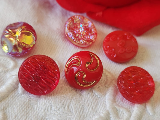 Lot 6 petits boutons vintage en verre rouge ancien 1,2/ 1,3 cm ref 4825