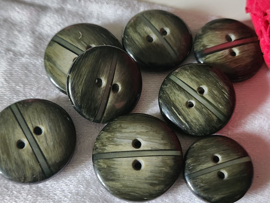 Lot 8 boutons vintage vert liseré nacré panaché trous  2 cm à 2,6 cm ref 2846