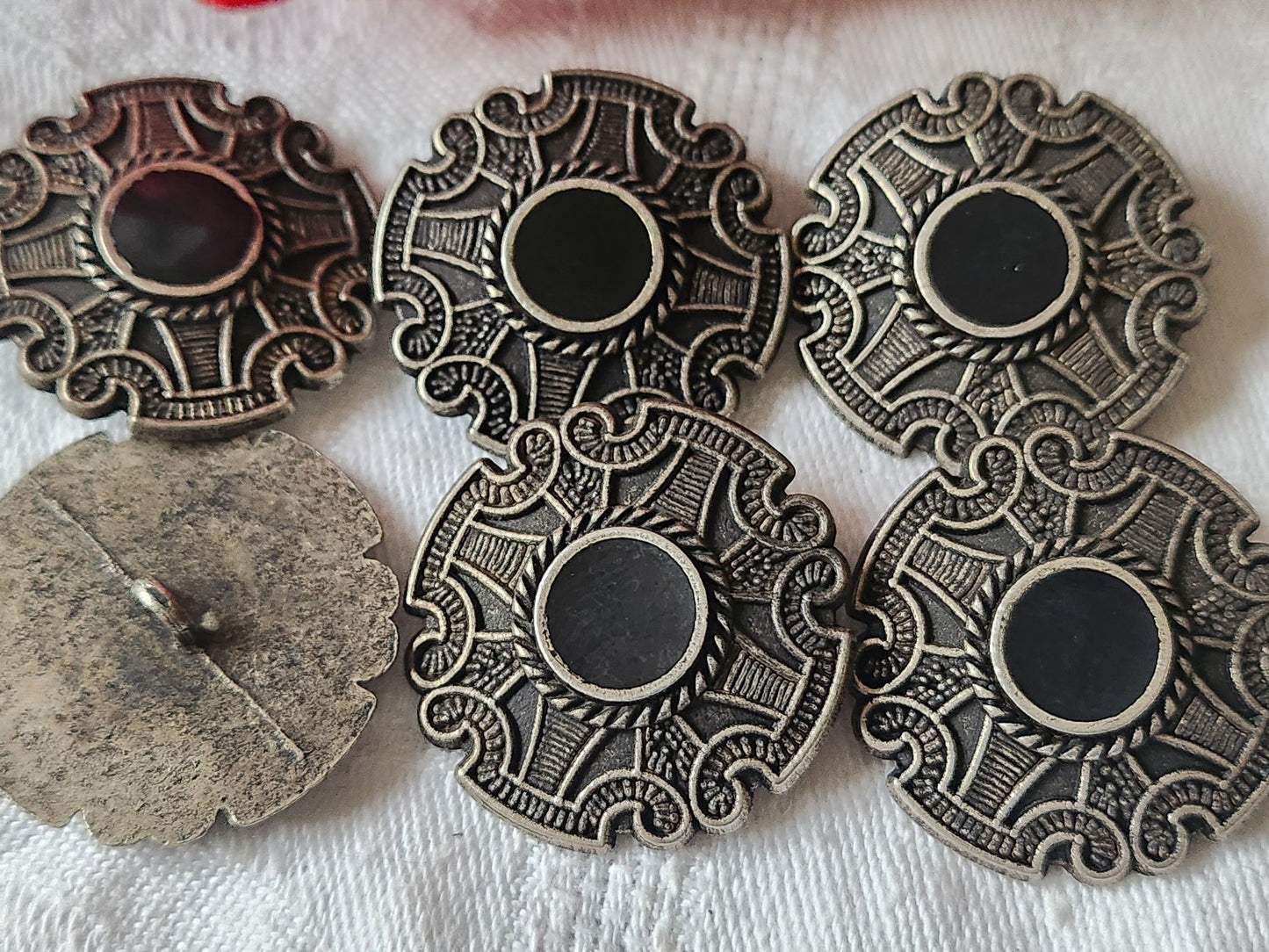 Lot 6 gros boutons vintage en métal argenté  3 cm pied ref 5135