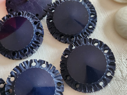 Lot 6 boutons anciens gros bleu dentellé pied laiton 2,8 cm ref 6384