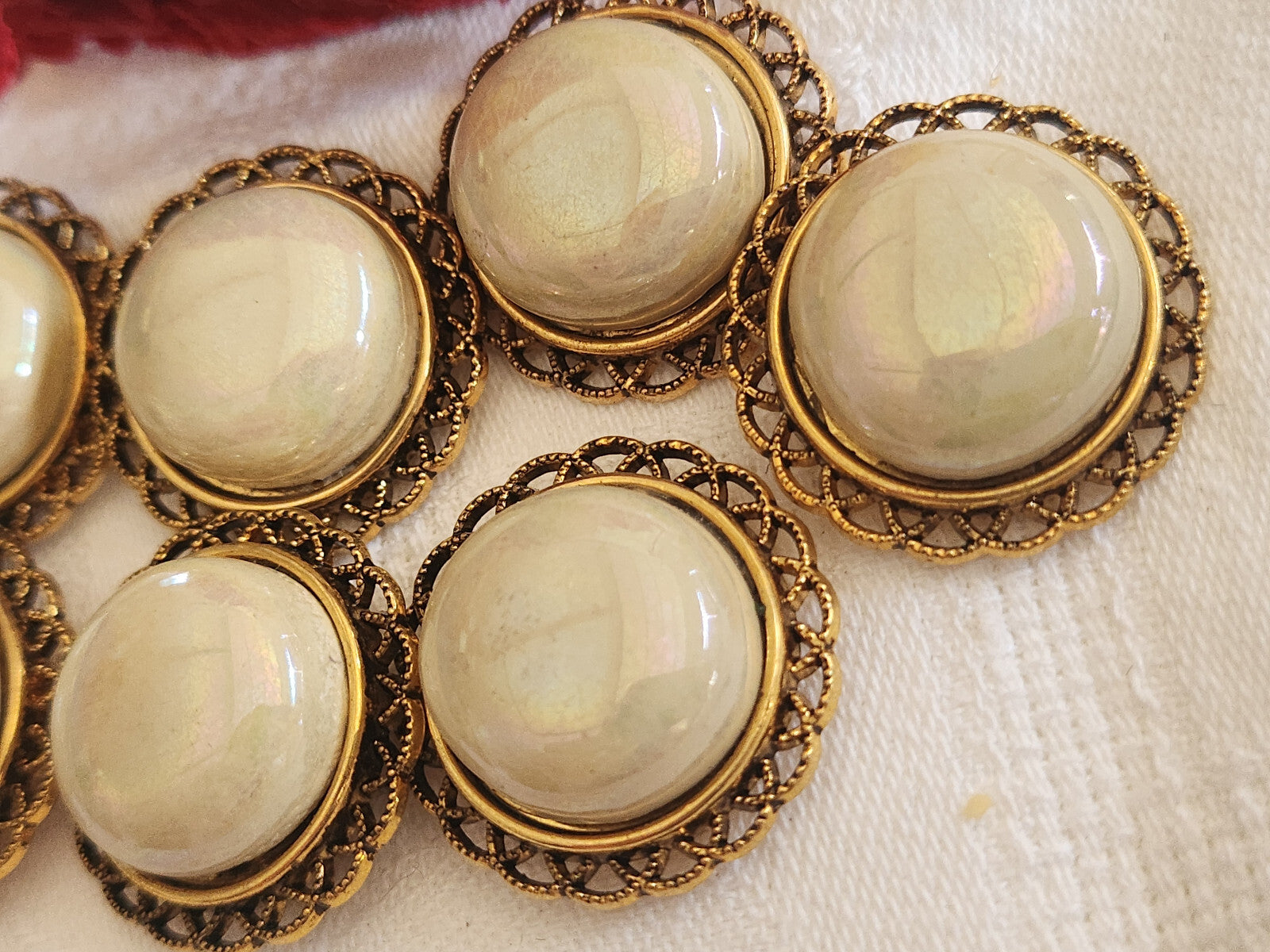 Lot 6 superbes boutons vintage coeur beige reflet modoré 2,3 cm ref 732