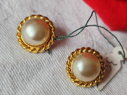 Duo boutons vintage en metal doré coeur perlé 1,4 cm D16F