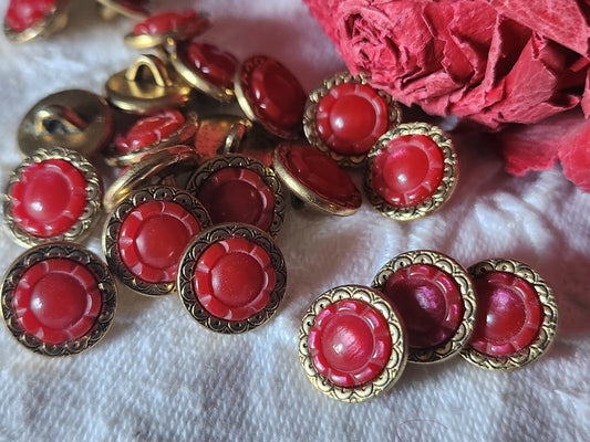 Lot 6 mini boutons vintage en métal coeur rouge doré  pied 1,1 cm ref 2737