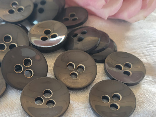 Lot 8 boutons vintage incurvé gris a trois trous 2,2 cm ref 0069