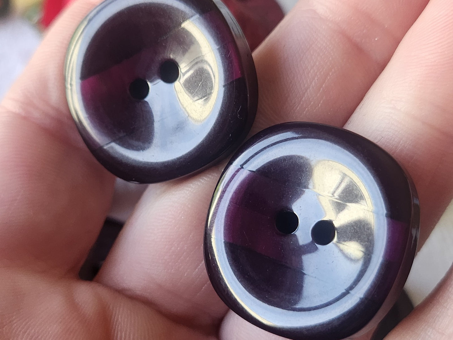 Lot 6 gros boutons vintage violet épais à trous 2,7 cm ref 3761