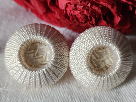 Duo boutons ancien vintage passementerie créme  pied  2,3 cm G13N