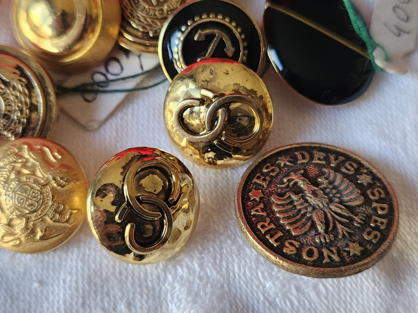 Lot 11 boutons vintage en métal  jamais utilisé 1,5 cm à 2 cm ref 3911