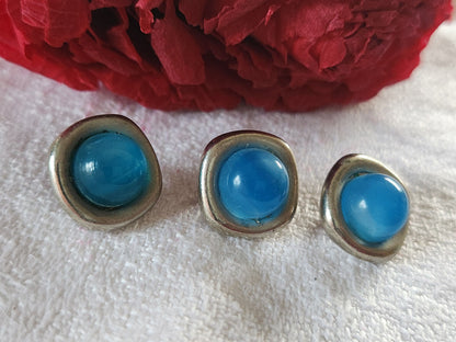 Trio mini  boutons vintage en métal coeur bleu rehaussé 1,2 cm pied D16C