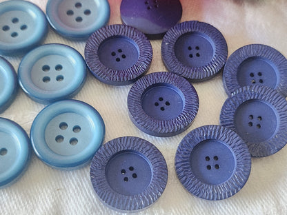 Lot 16 boutons vintage bleu trous 2 serie 1,7 cm ref 6142