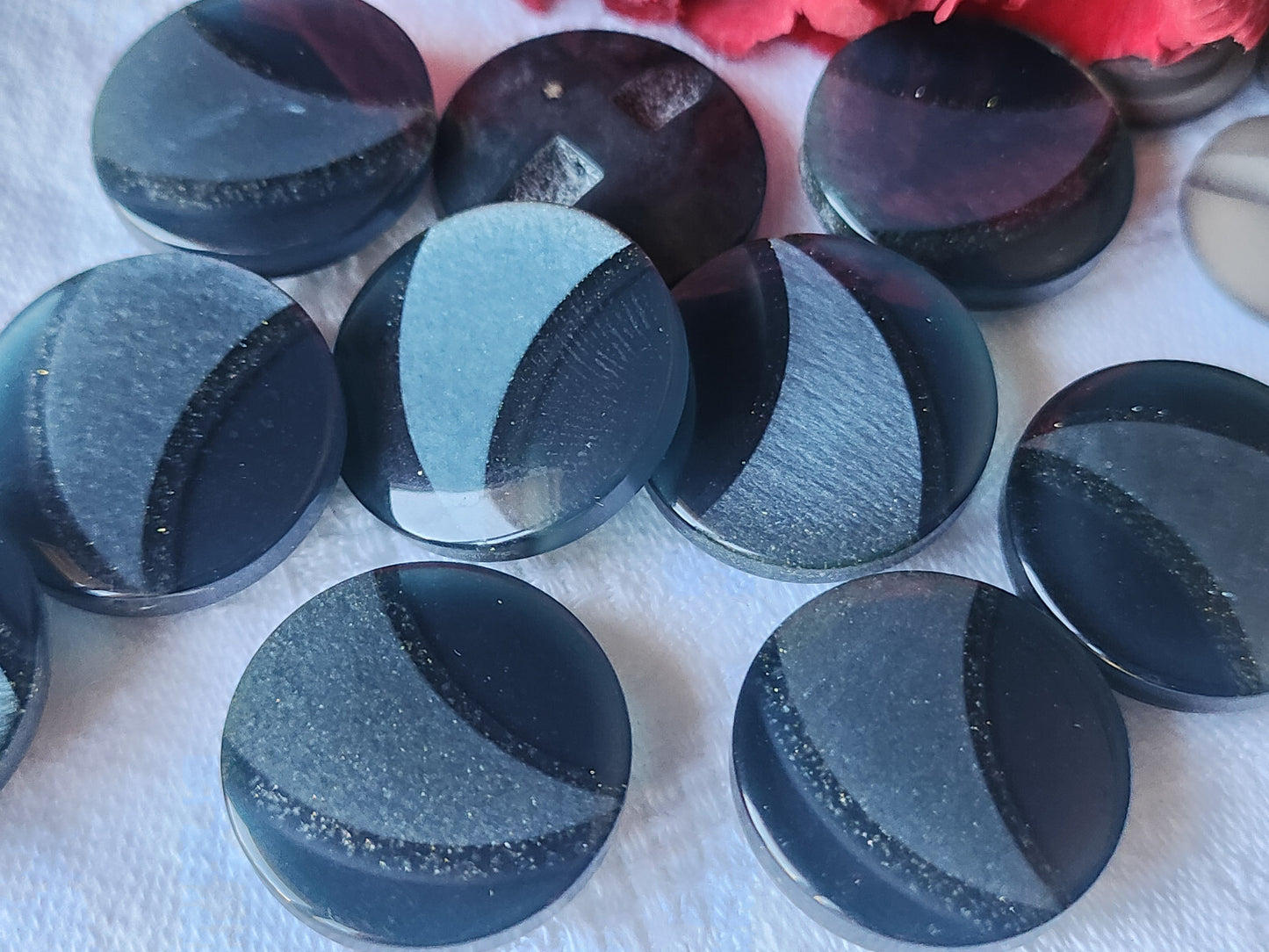 Lot 5 boutons vintage bleu inclusion filet paillette pied 2,1 cm ref 405