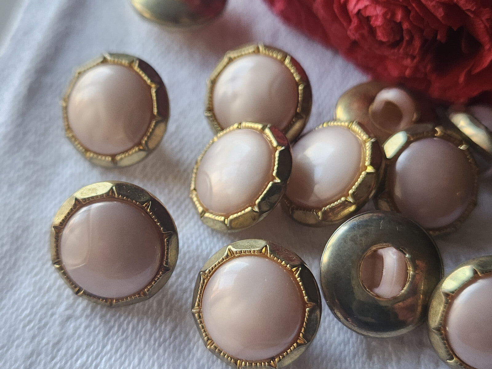 Lot 12 boutons vintage acrylique doré rose 1,4 cm pied ref 3500
