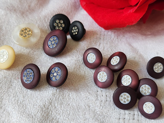 Lot 15 boutons vintage panaché coeur en strass 1,1 à 1,5 cm ref 410