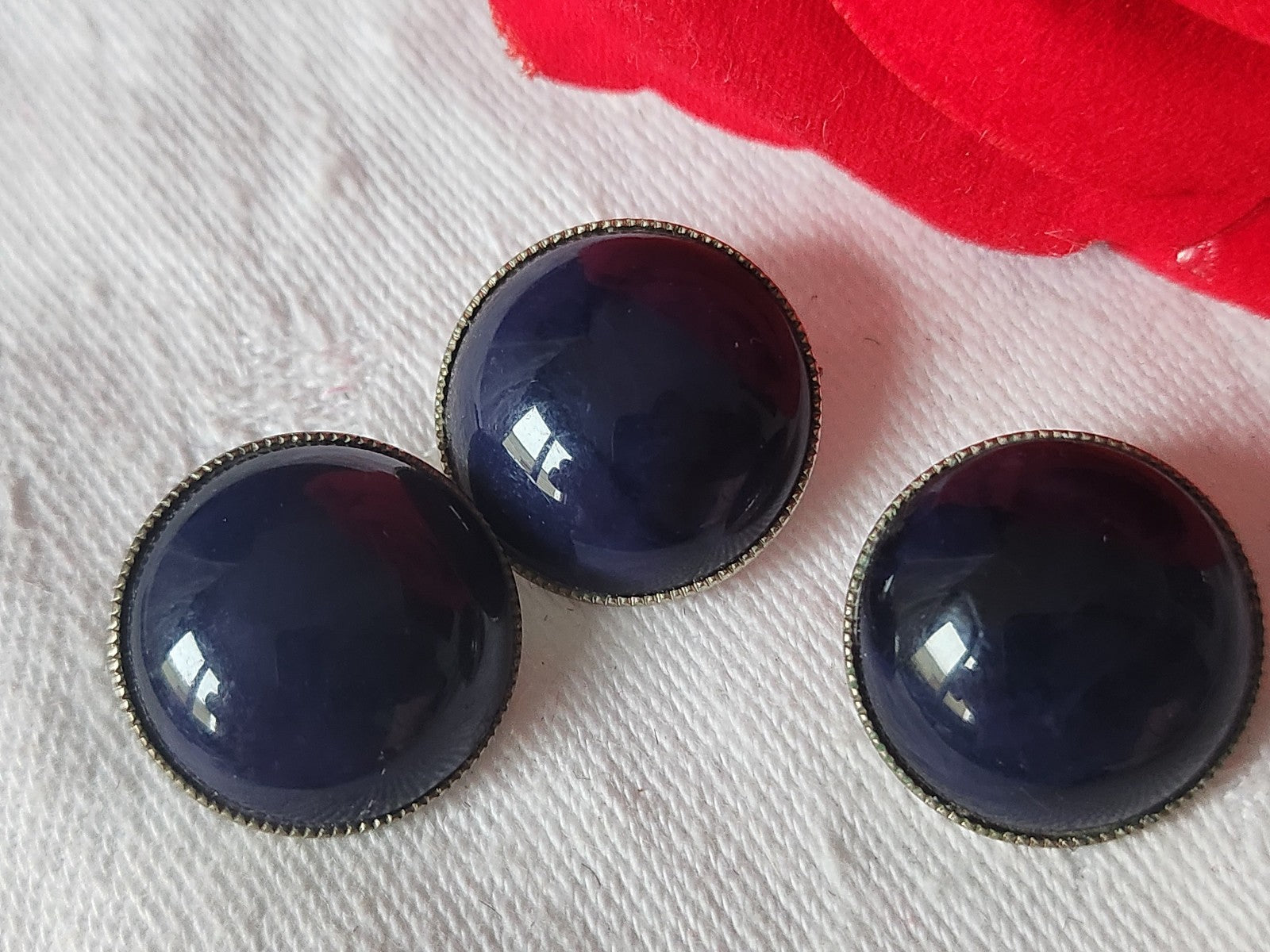 Trio  boutons vintage en métal argenté bombé bleu ancien 1,8 cm D6M