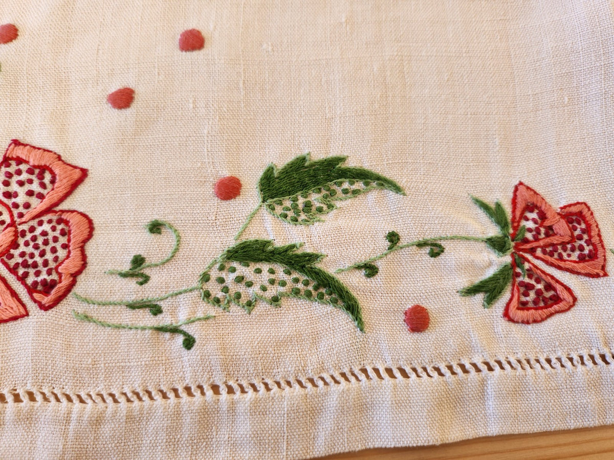 Superbe napperon ancien fil tiré ajouré broderie rose 49 sur 34,5 cm B8