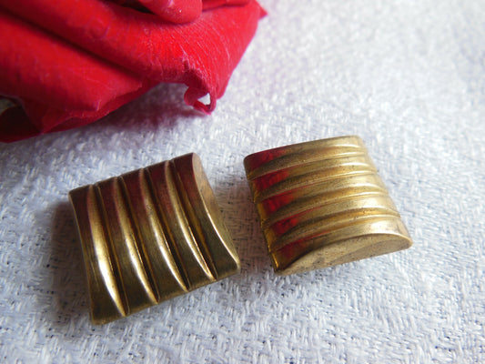 Duo boutons anciens en métal carré collection diamètre 1,6  cm D14J