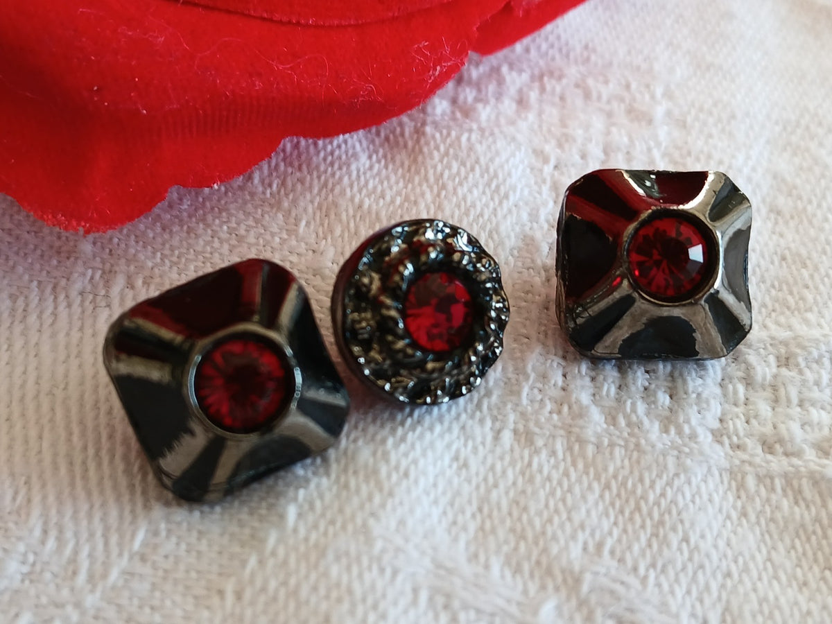 trio mini boutons en verre noir strass rouge 1 et 1,1 cm  D16C