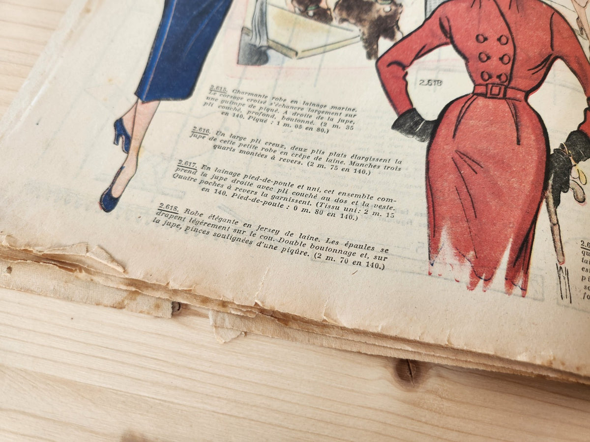 Le petit echo de la mode 1952 n°8 motif au crochet sur lainage  couvre théière