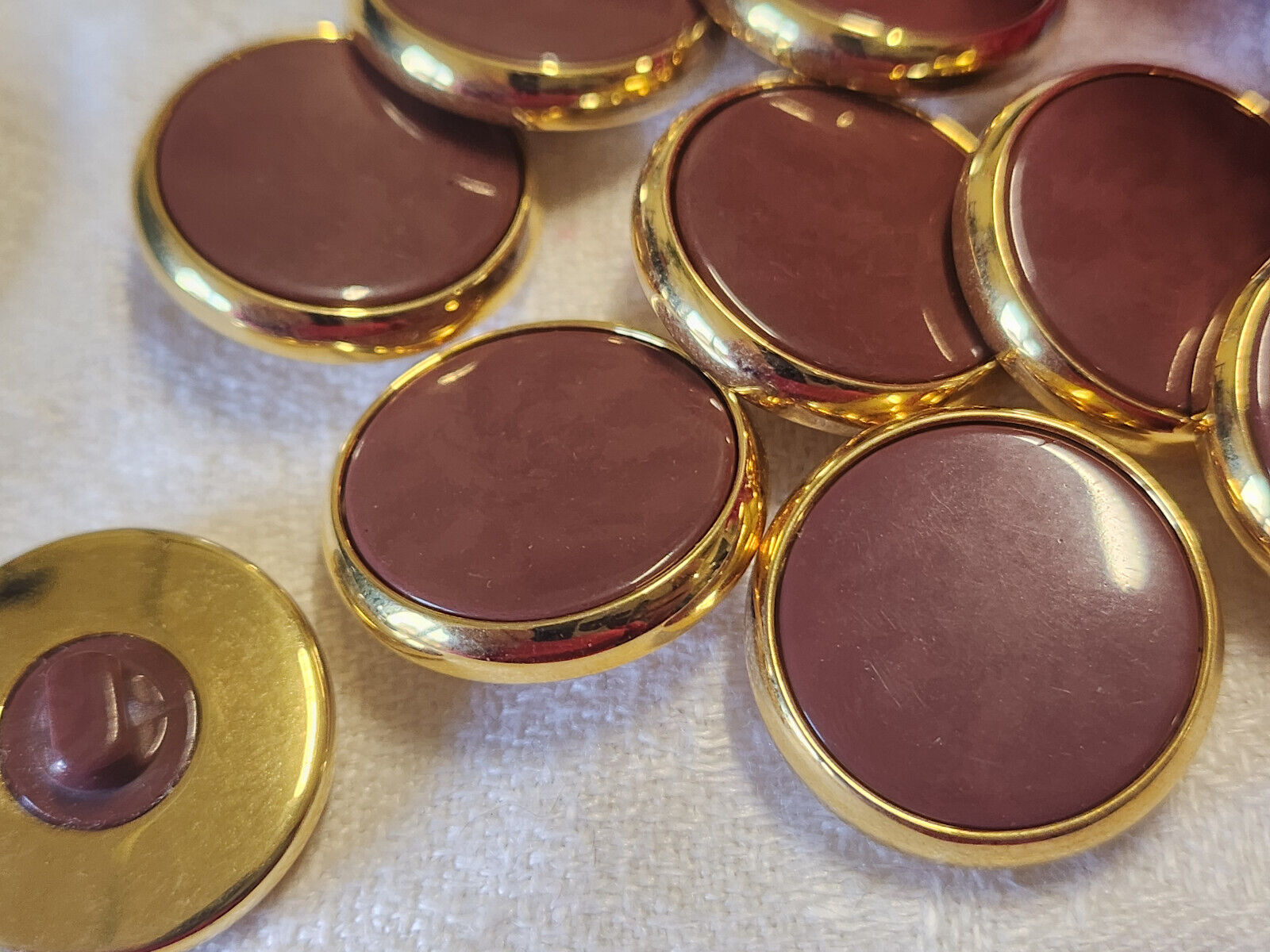Lot 6 boutons vintage marron doré pied 2,3 cm lourd métal  ref 165