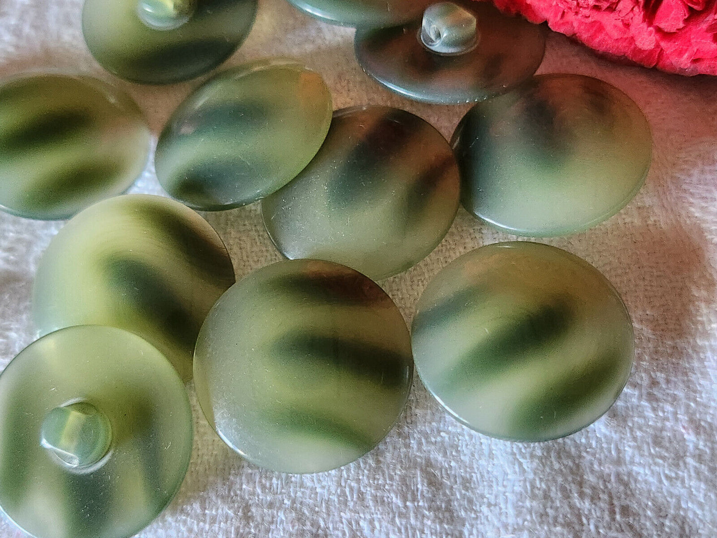 Lot 6 boutons vintage vert tigré à pied 2,2 cm ref 5328